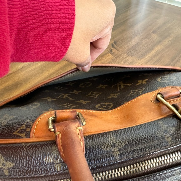 2 Hour SALE!!! Vintage Louis Vuitton Trouville handbag - Picture 6 of 16